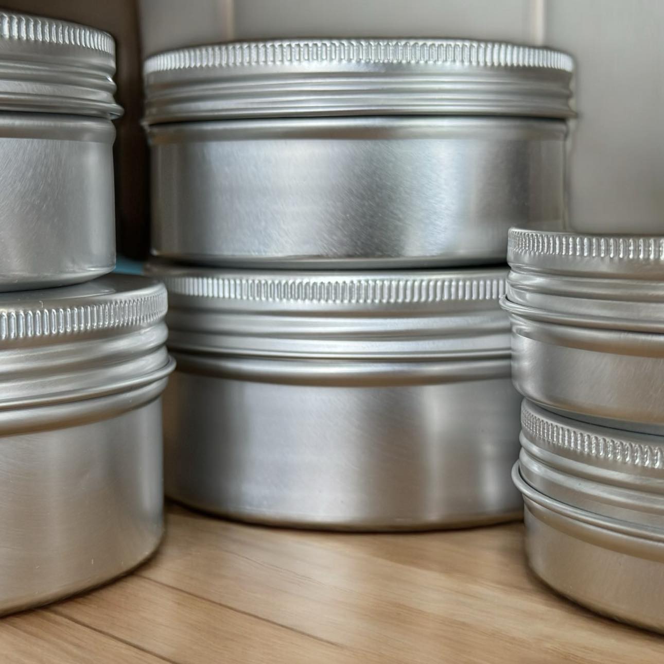 Aluminium Screw Top Tins 3 sizes, White or Silver